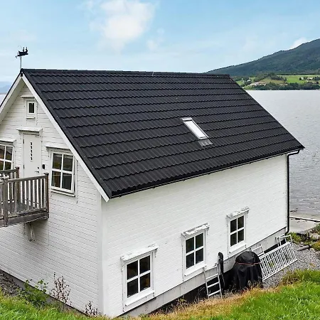 Casa vacanze 6 Person In Vestnes